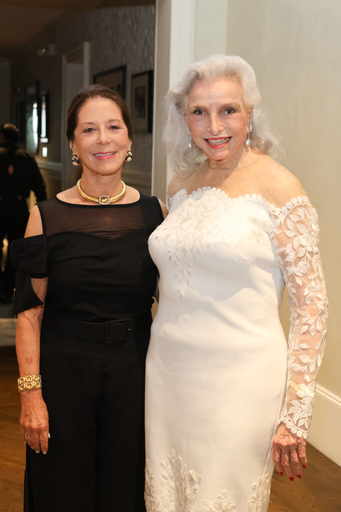 Guest, Lady Palmer aka Loraine McMurrey at the Lynn & Oscar Wyatt birthday/wedding anniversary celebration at the Houston Petroleum Club. (Photo by Priscilla  Dickson)