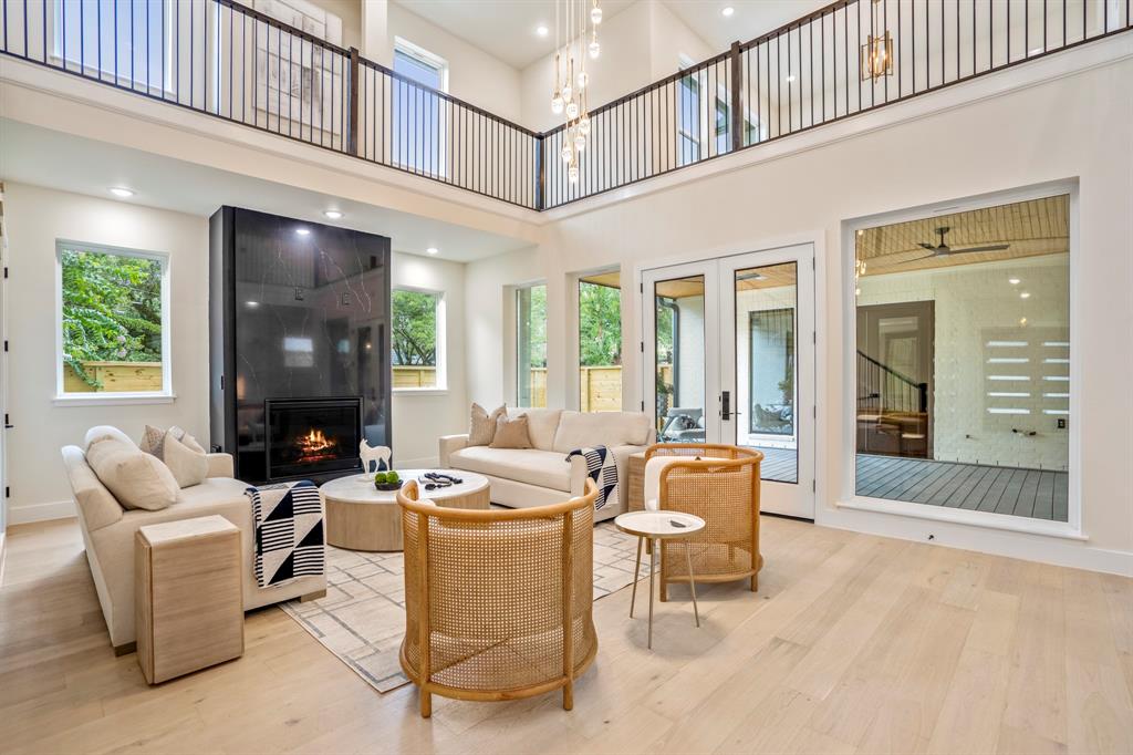 Double height ceiling in the main living are of 951 Byrne Street in Houston's Woodland Heights neighborhood.