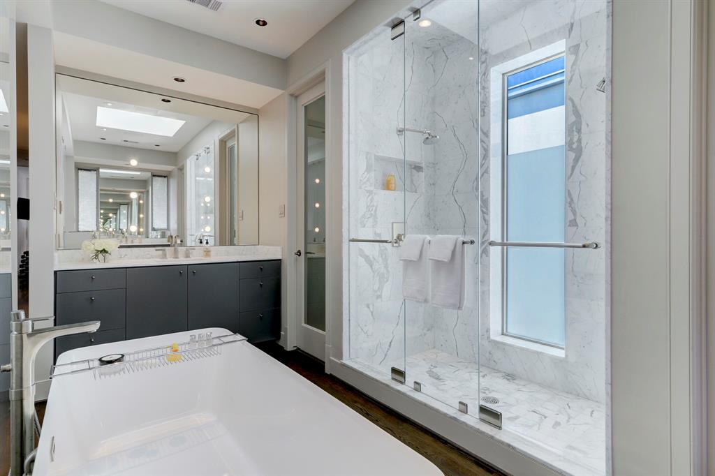 Each bathroom is a welcome, serene escape from urban life. (Photo by TK Images)