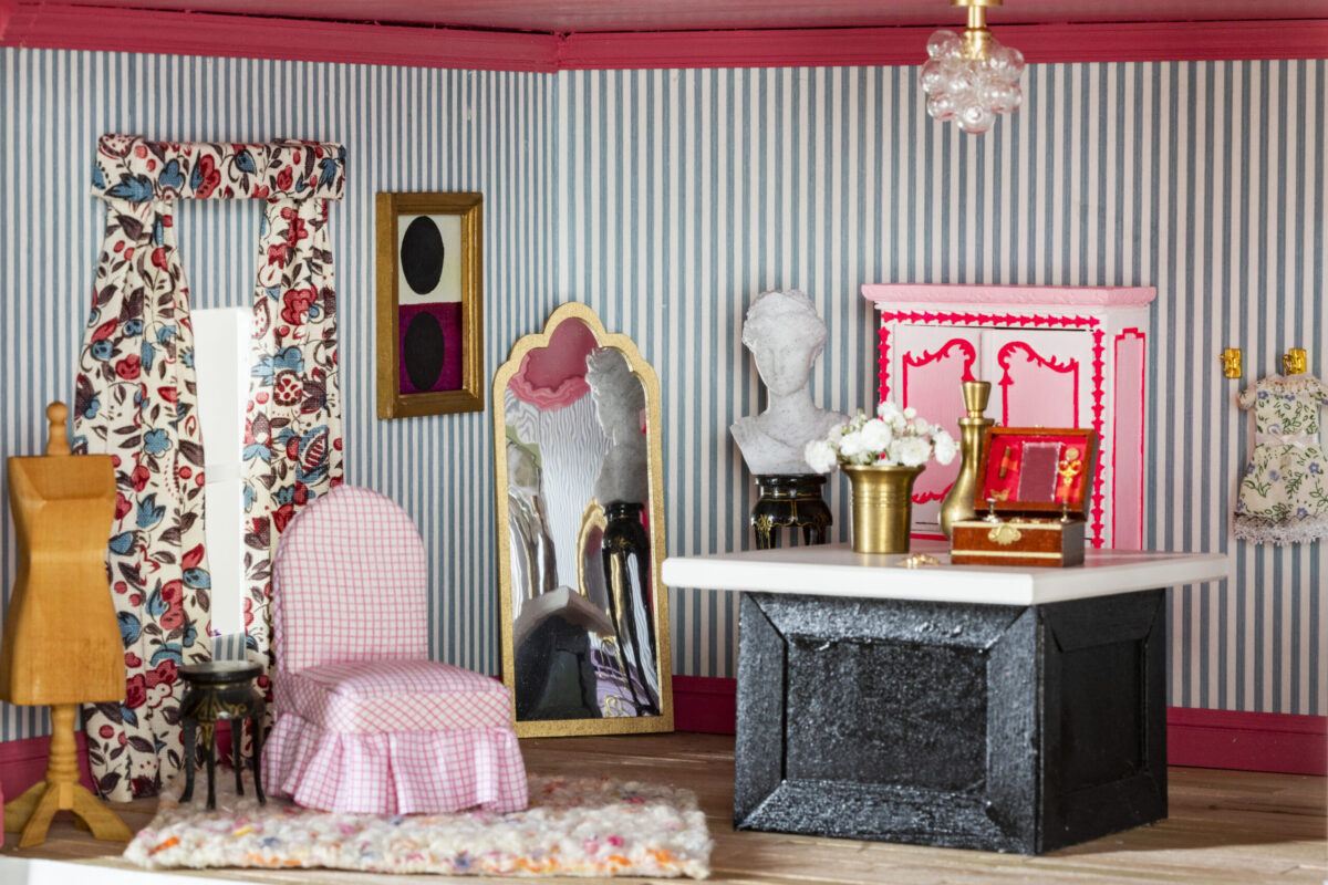 Dollhouse Tour To Make Houston's Home Scene All About Stunning