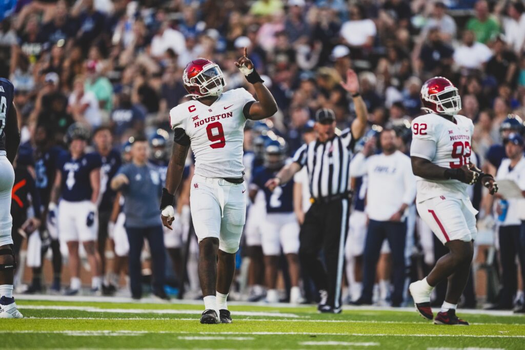Defensive end Nelson Ceaser is one of the bright spots for the UH defense. (@UHCougarFB)