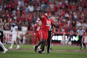 UH defensive lineman Justin Beadles is part of a defense with plenty of potential. (@UHCougarFB)