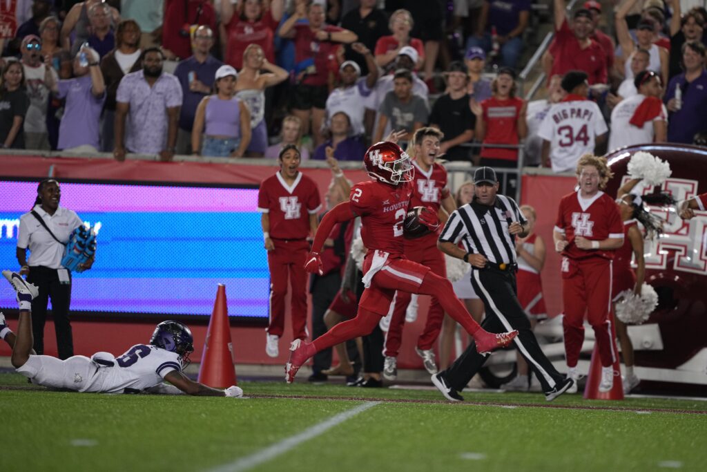 Matthew Golden is a big time play maker for Dana Holgorsen's Houston team. (@UHCougarFB)