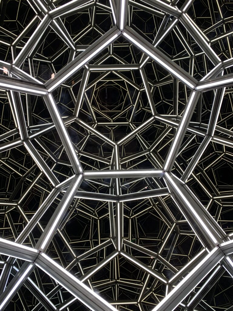 Many of the installations and sculptures use mirrors to explore the infinite.