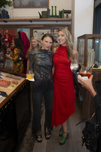 Sarah Calodney, Ashley White