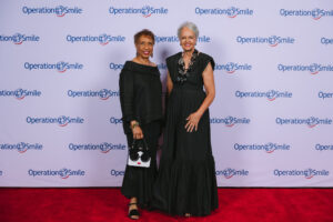 Sharon Owens and Gayla Gardner (Photo by Johnny Than)
