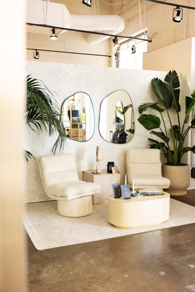 The bar lounge (Photo by Courtesy of BÉIS)