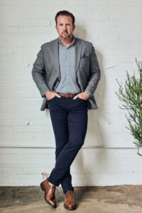 thumbnail_Headshot 2