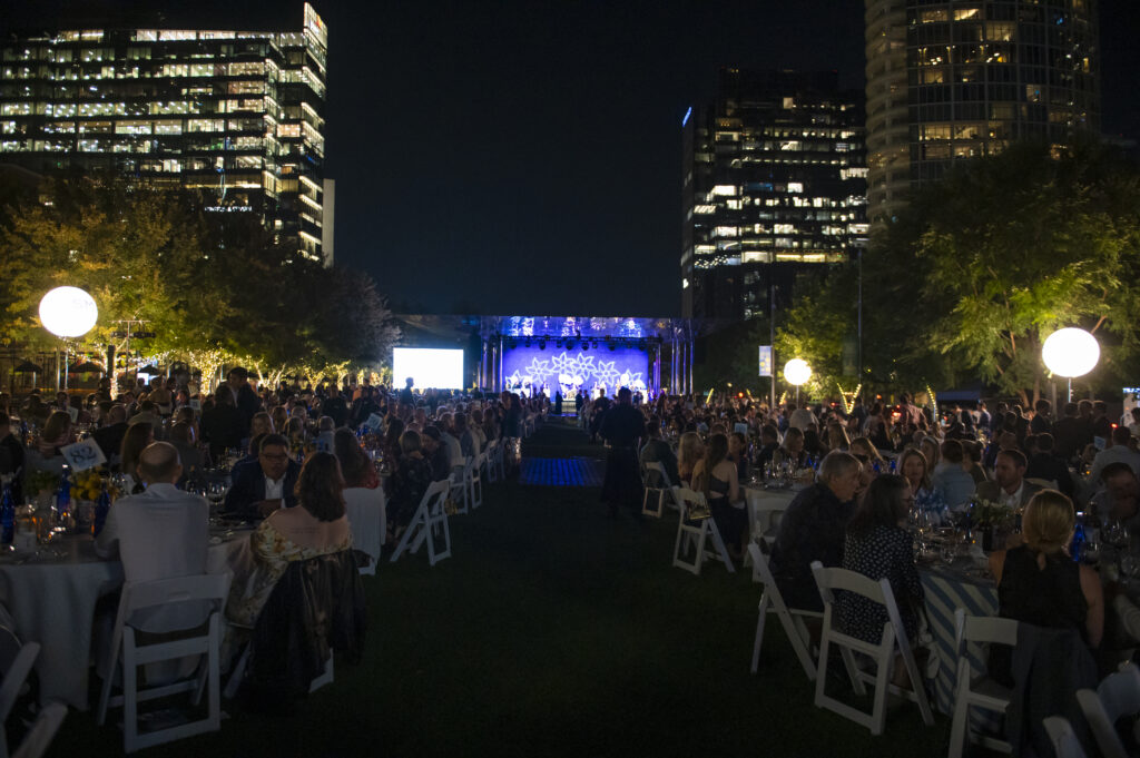 The picture perfect al fresco evening. (Photo by Tamytha Cameron and Celeste Cass)