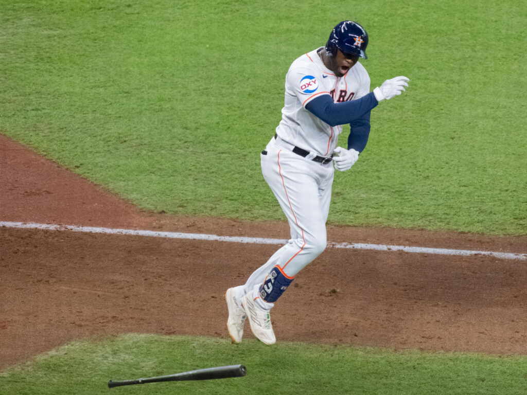 yordan alvarez bat flip