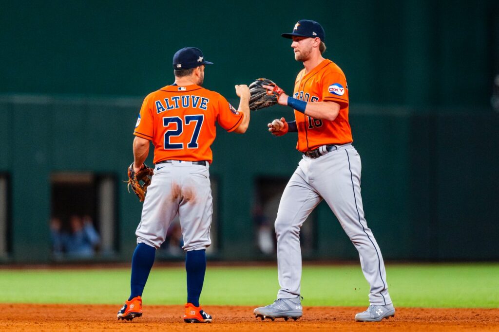 Jose Altuve gave rookie Grae Kessinger love for his leaping catch at shortstop in the bottom of the ninth. (@astros)