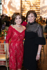 Hallie Vanderhider, Bobbie Nau