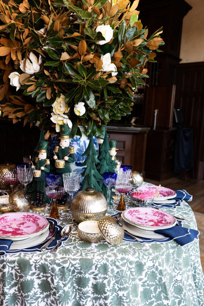A Kappa Tablescapes display by Don Lino. (Photo by Kaitlin Saragusa)