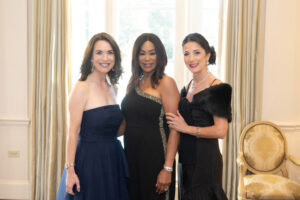 Samantha Kennedy, Deborah Duncan, Saula Valente