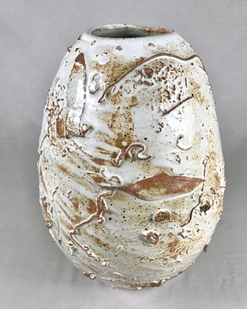 John Foelber's "Textures Moon Jar," 2020. (Courtesy Foelber Pottery Gallery and Studios)