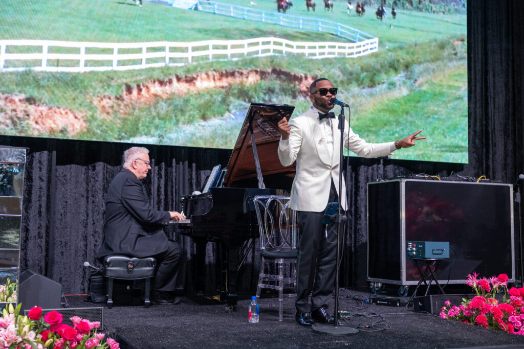Brandon Wattz performs at the Museum of Fine Arts, Houston Grand Gala Ball (Photo by Jenny Antill)