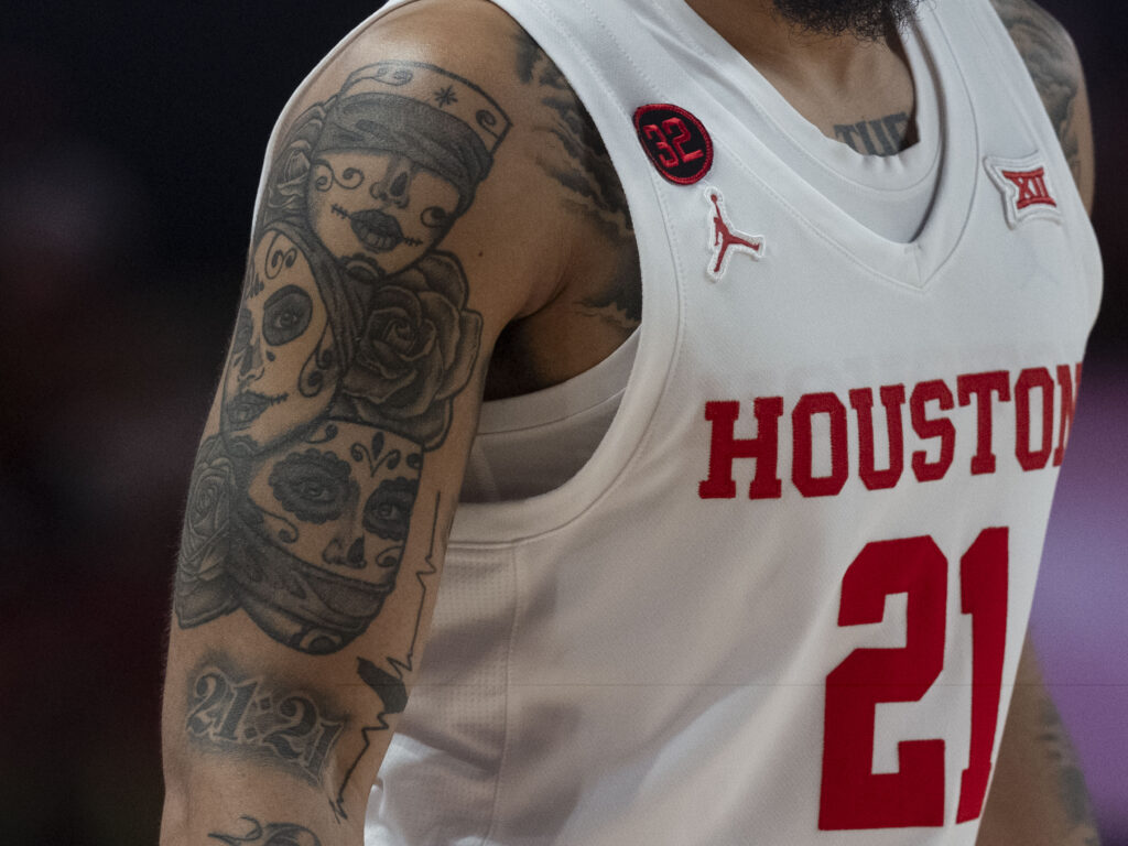 UH basketball players will wear a No. 32 patch for Reggie Chaney on their jersey all season. (Photo by F. Carter Smith)