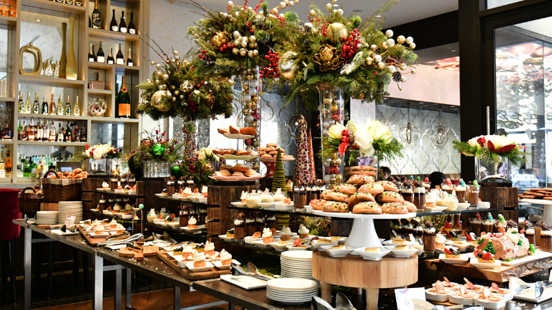 Luxurious buffets and culinary experiences await.