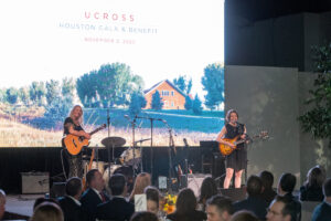 Ucross Houston Gala – Sarah Sample and Kate Schutt Perform (Photo by Jenny Antill)