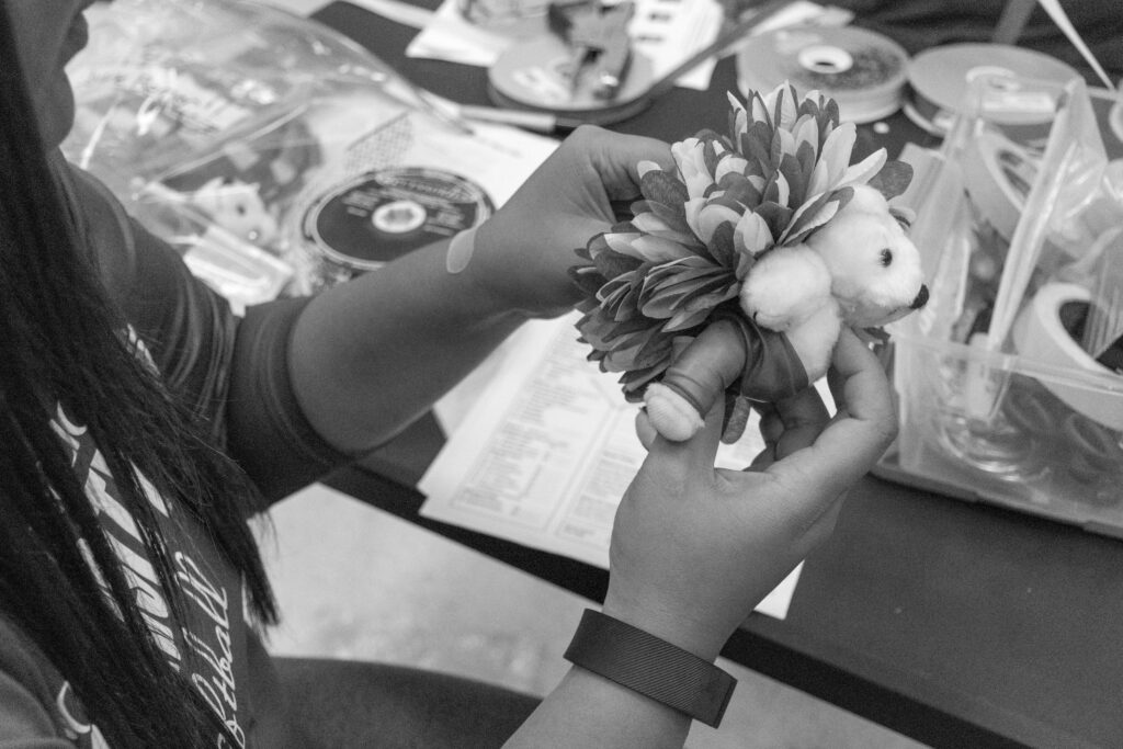 Amy J. Schultz's "Moms Making Mums" from "Mumentous" (Courtesy Amy J. Schultz) 