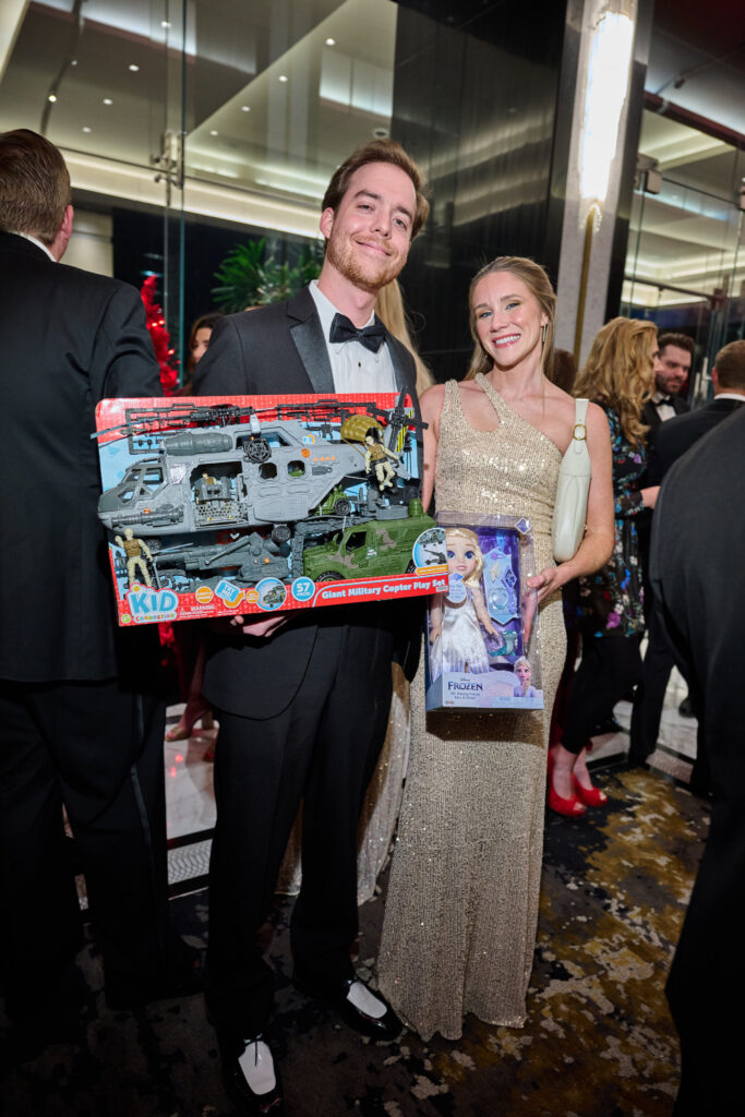 Steven Bonno, Shelby Hoyt at the Spindletop Holiday Ball (Photo by PWL Studios/Fulton Davenport)