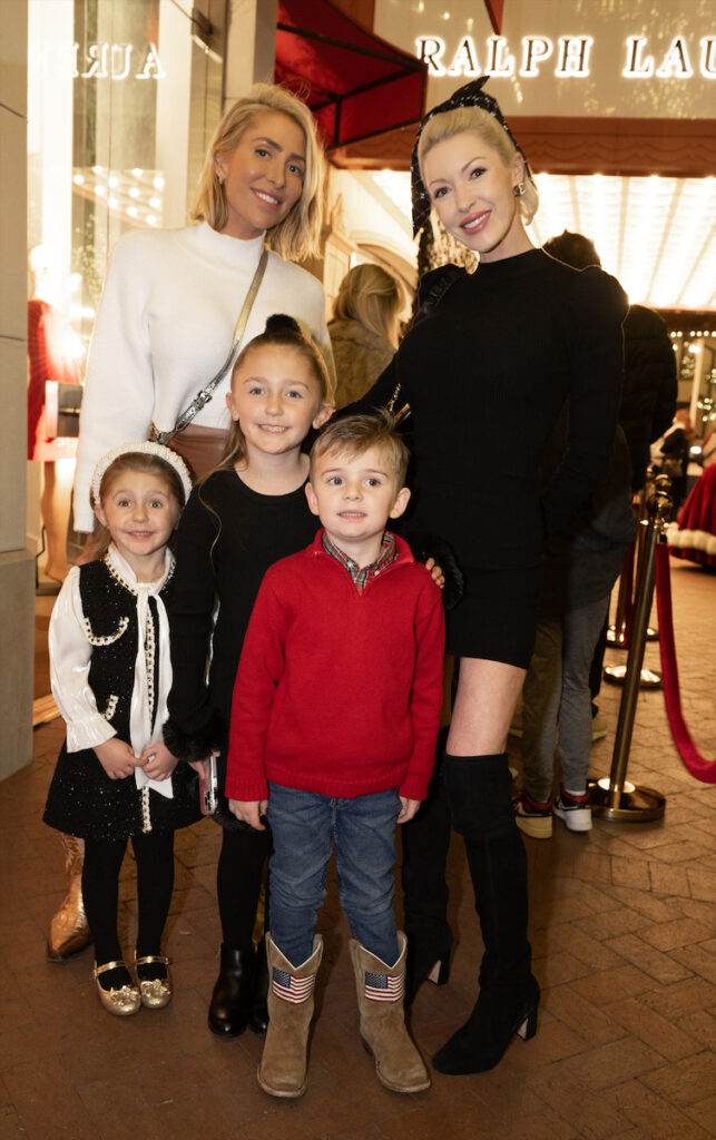 Scenes from the 2023 Highland Park Village Holiday Shopping Stroll. 