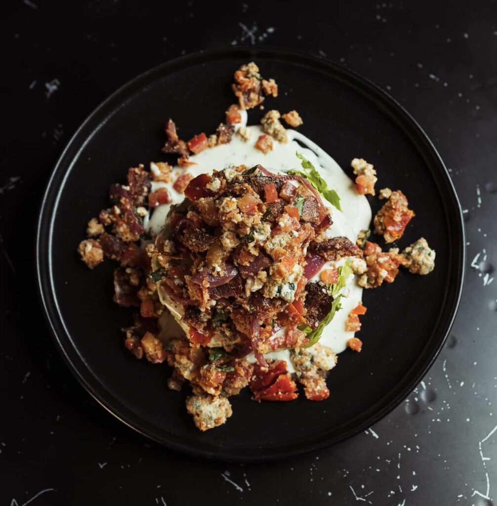 The Rô on Oak offers an edited menu of small bites, charcuterie boards, and flatbreads. (Courtesy)