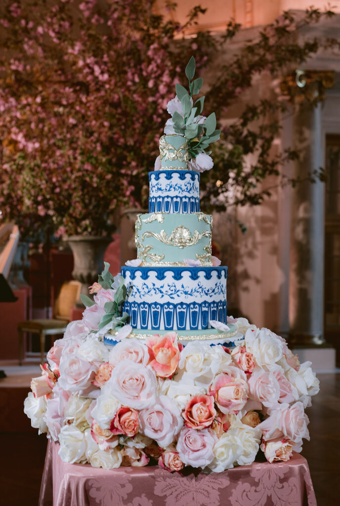 Sheridan Williams' birthday cake at the dinner evening orchestrated by Lucas Somoza. (Photo by Le Secret D'Audrey, Audrey Neracoulis)