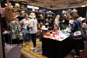 Shopping at Freya (Photo by Daniel Ortiz)