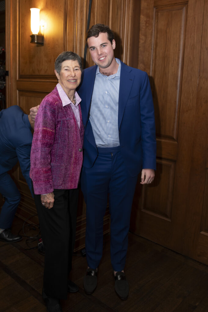 Lyda Hill, Andrew Washburne