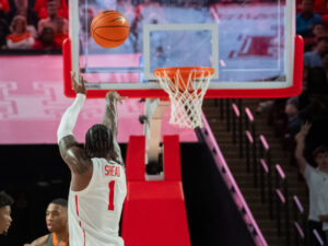 The Houston Cougars defeated the Oklahoma State Cowboys 79-63, behind Jamal Shead’s 23 points. Coach Kelvin Sampson was given to technical fouls and ejected from the game in the 2nd half at the Fertitta Center