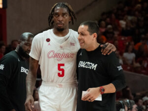 The Houston Cougars defeated the Oklahoma State Cowboys 79-63, behind Jamal Shead’s 23 points. Coach Kelvin Sampson was given to technical fouls and ejected from the game in the 2nd half at the Fertitta Center