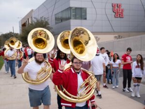The #1 Houston Cougars defeated the Cincinnati Bearcats at the Fertitta Center,