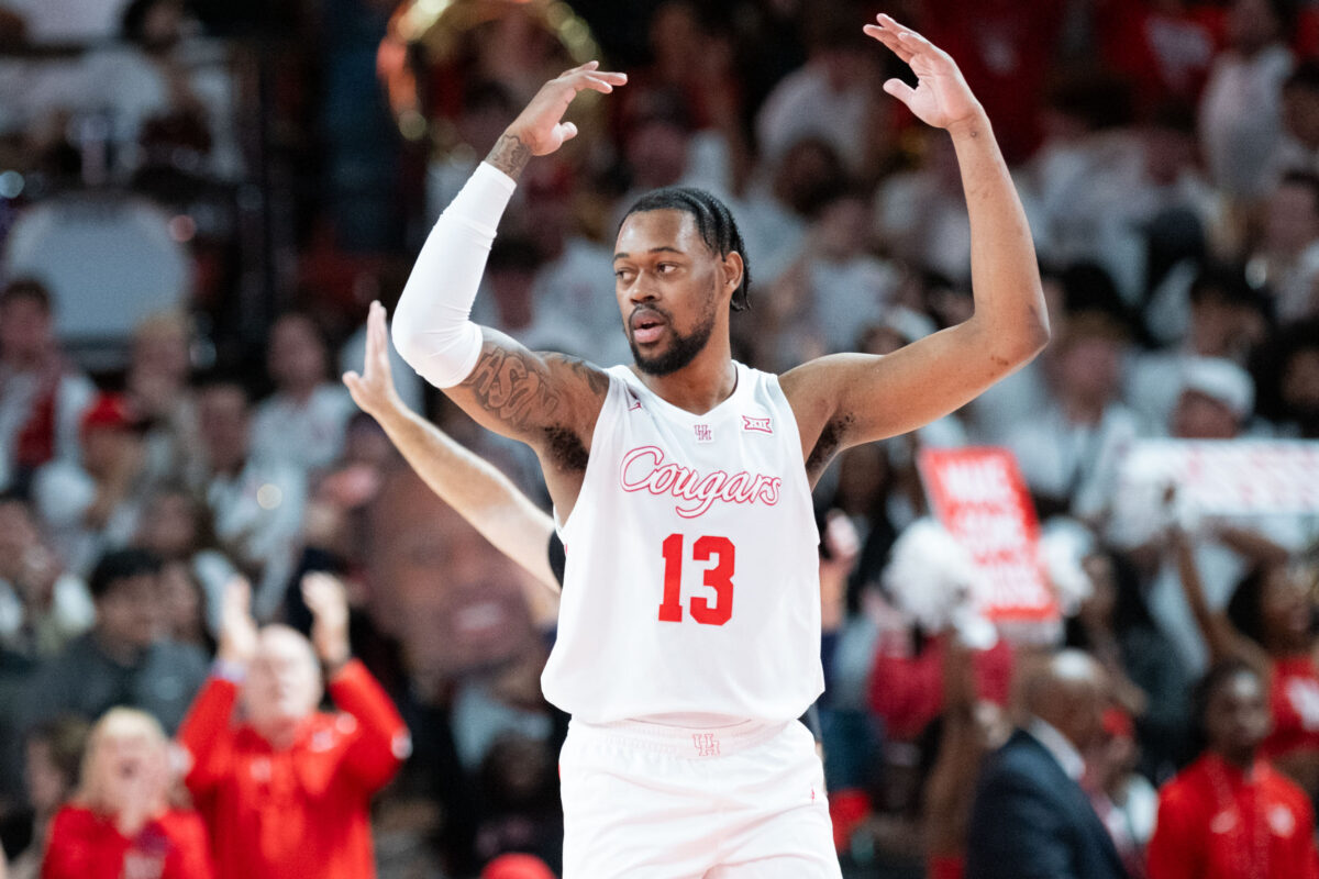 Teammates Tease Old Man J’Wan Roberts About Phi Slama Jama Legacy