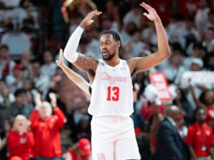 University of Houston forward J’Wan Roberts plays through pain for No. 1 Houston. And then some. (Photo by F. Carter Smith)