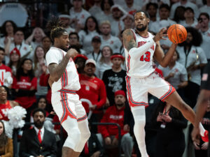 The #2 Houston Cougars defeated the #6 Iowa State Cyclones Monday at the Fertitta Center