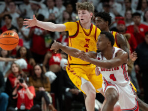 The #2 Houston Cougars defeated the #6 Iowa State Cyclones Monday at the Fertitta Center