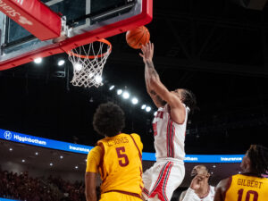 The #2 Houston Cougars defeated the #6 Iowa State Cyclones Monday at the Fertitta Center