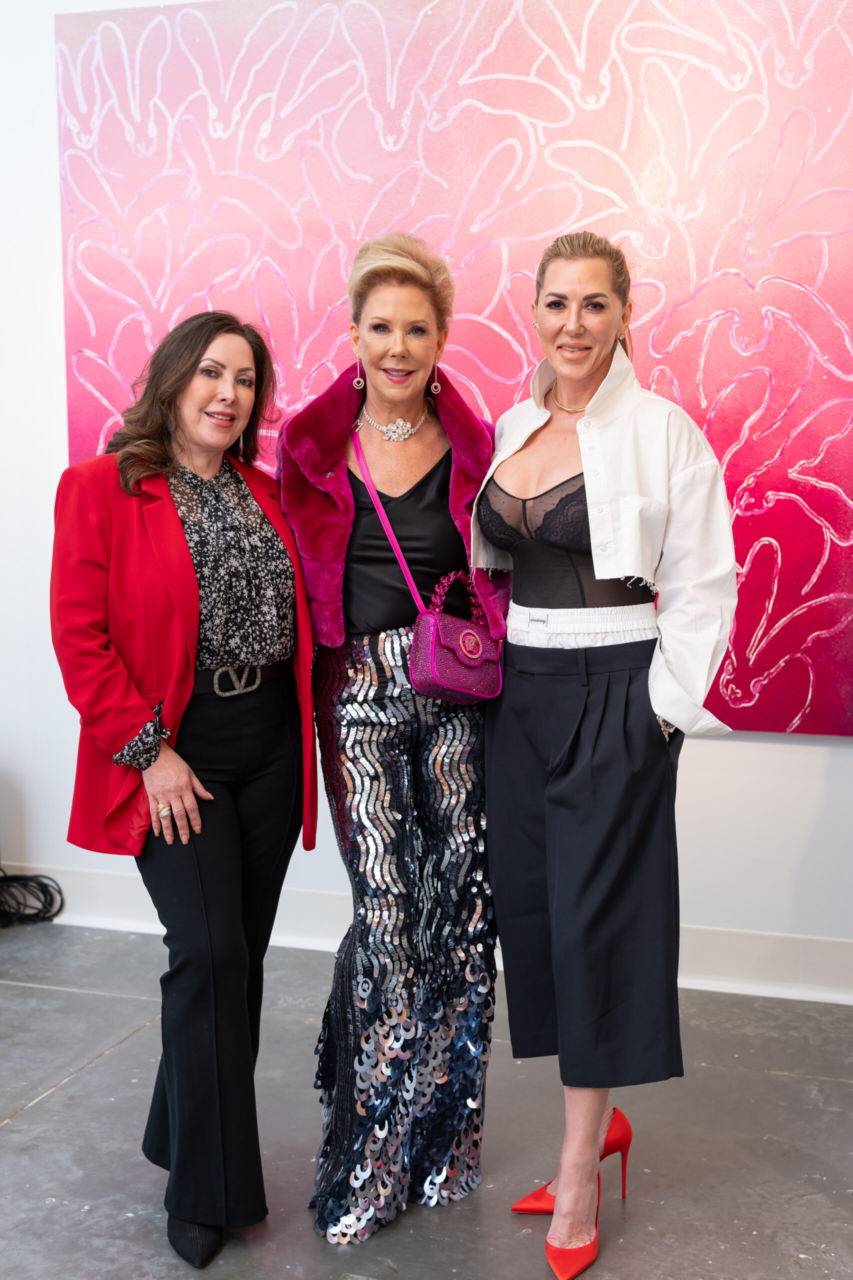 Michele Till, Laura Rathe, Sandra Smith-Cooper at Laura Rathe Fine Art Hunt Slonem Dinner Party (Photo by Miroma Photography)