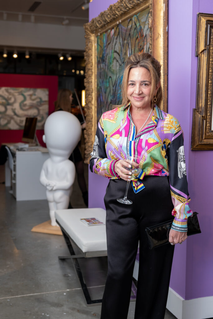 Lisa Santasiero at Laura Rathe Fine Art Hunt Slonem Dinner Party (Photo by Miroma Photography)