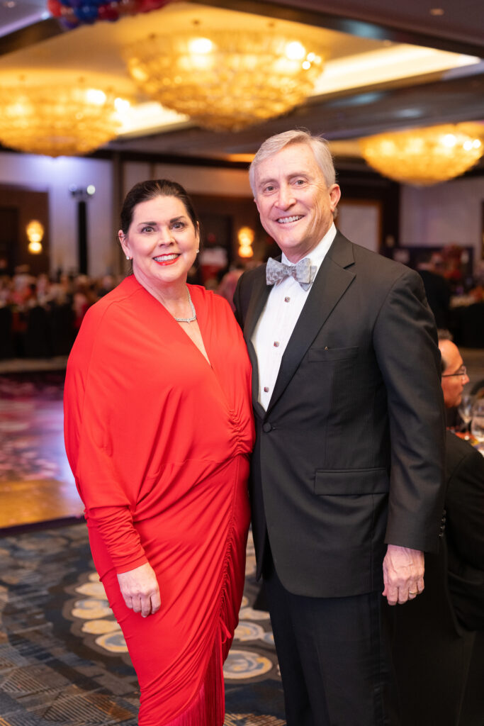 Lesha & Tom Elsenbrook  at the 40th anniversary American Heart Association Heart Ball. (Photo by Daniel Ortiz)