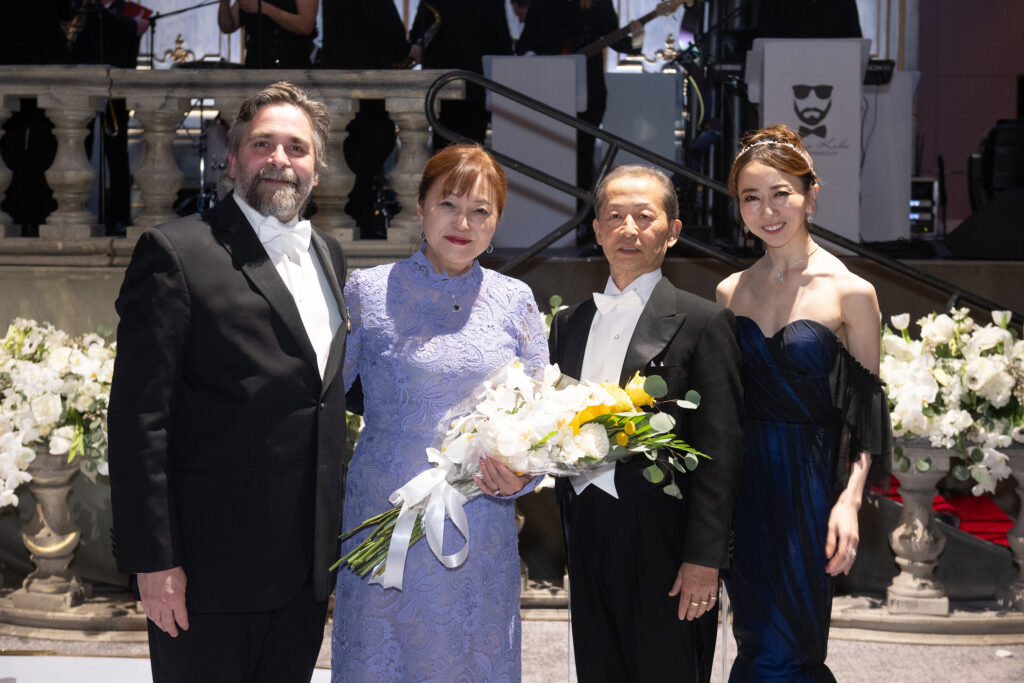 Houston Ballet artistic director Stanton Welch AM, honorees Akemi & Yasuhiko Saitoh, Houston Principal Dancer Yuriko Kajiya  at the Houston Ballet Ball 'Mayerling,' held at Wortham Theater Center. (Photo by Wilson Parish)