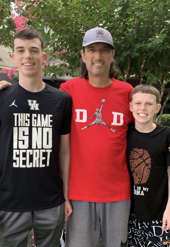 Ryan Elvin, shown here with his dad Scott Elvin and his little brother Jake, thought of his late dad during his University of Houston Senior Day introductions. (@512Doo(
