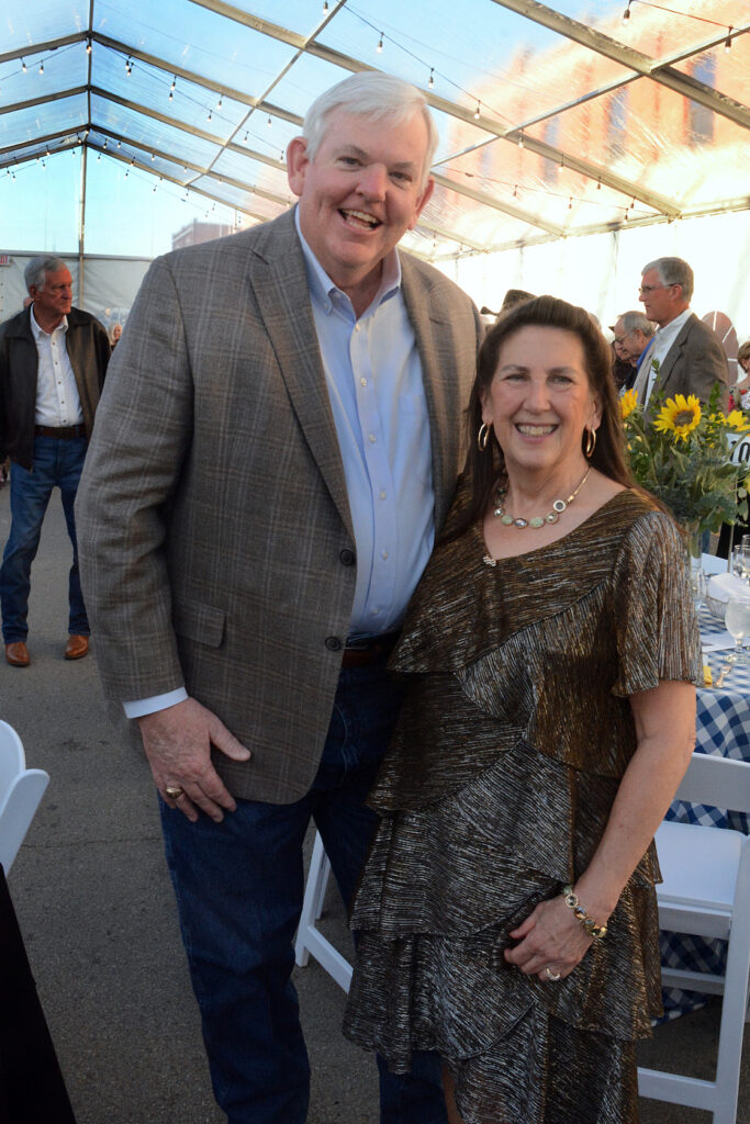 George and Sheila Waggoner of The Woodlands. (Photo by David Hopper)

