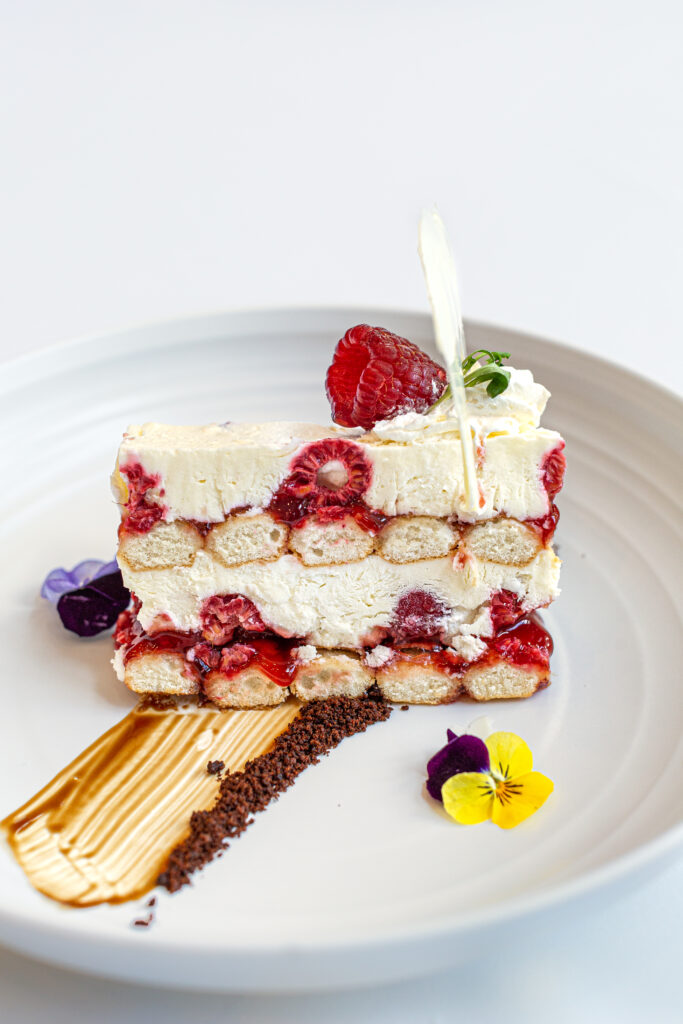 Indulge in delicious meals for which you do not have to cook or go out, on your time and at your convenience.