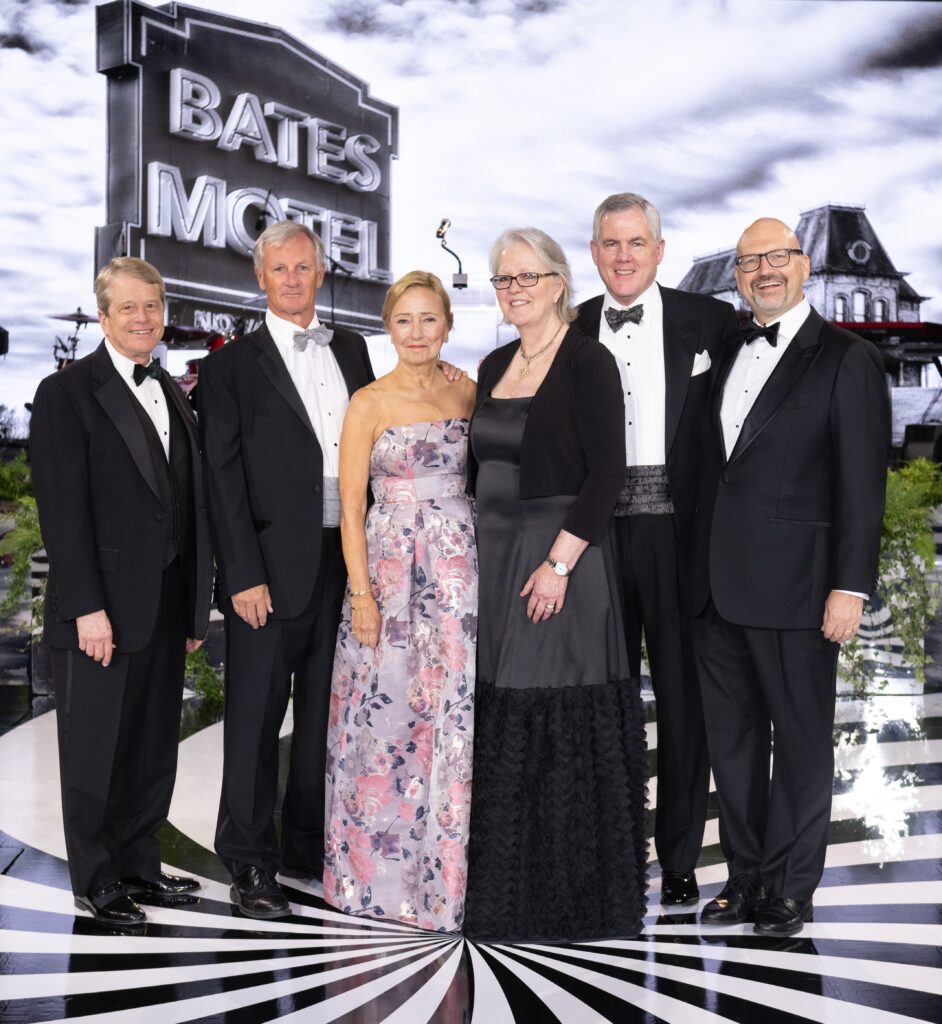 Dean Gladden (Alley Theatre Managing Director), Roger & Connie Plank (Honorees), Angela & Craig Jarchow (Chairs), Rob Melrose (Alley Theatre Artistic Director) (Photo by Wilson Parish)