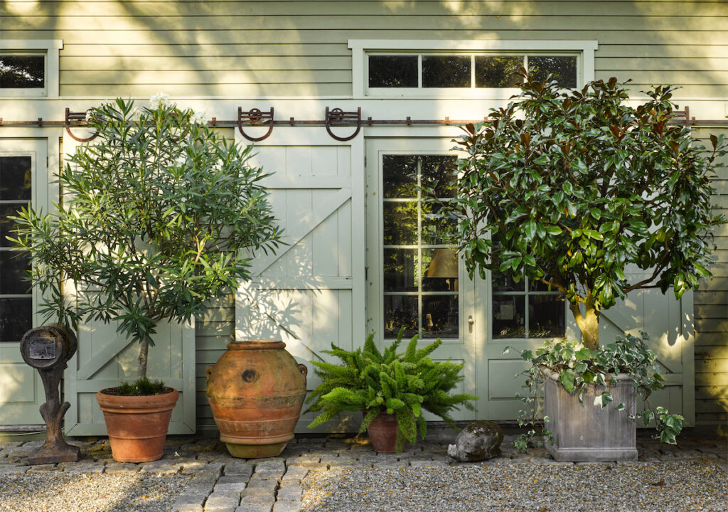 Garden containers at Bunny Williams' Connecticut home. (Photo by Annie Schlechter)