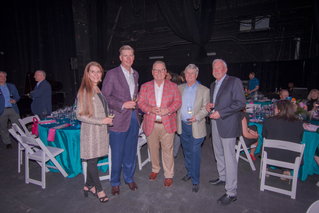 The Pavilion Wine Dinner brought out an art loving crowd.