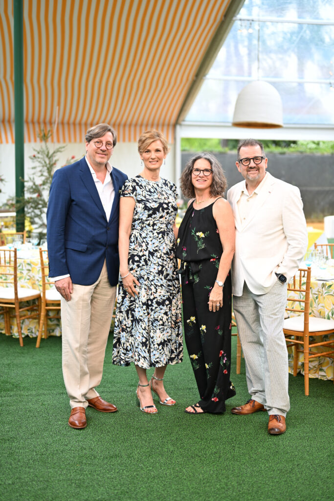 Trees for Houston Root Ball chairs Kristopher & Christiane Stuart
and Carrie & Jerry Alexander (Photo by Daniel Ortiz)
