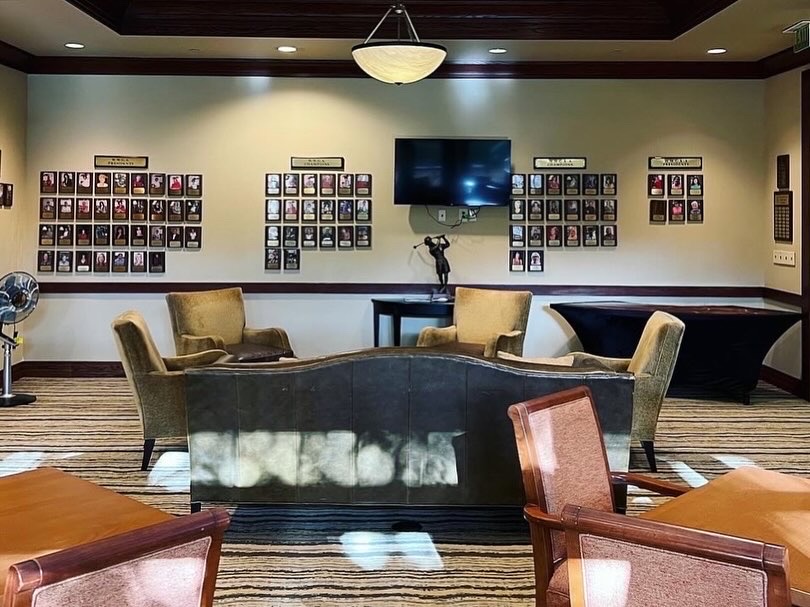 (After) The seating area still has plenty of room for cards and games, but is much lighter and inviting.